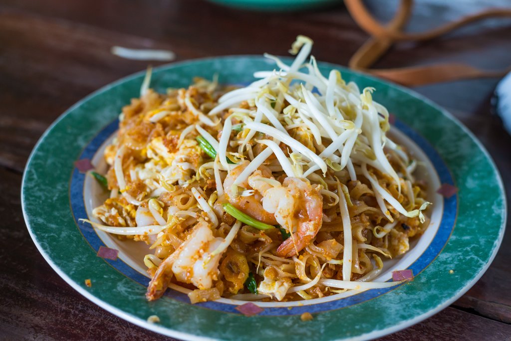 Pad thaï aux crevettes - Recettes de cuisine Ôdélices